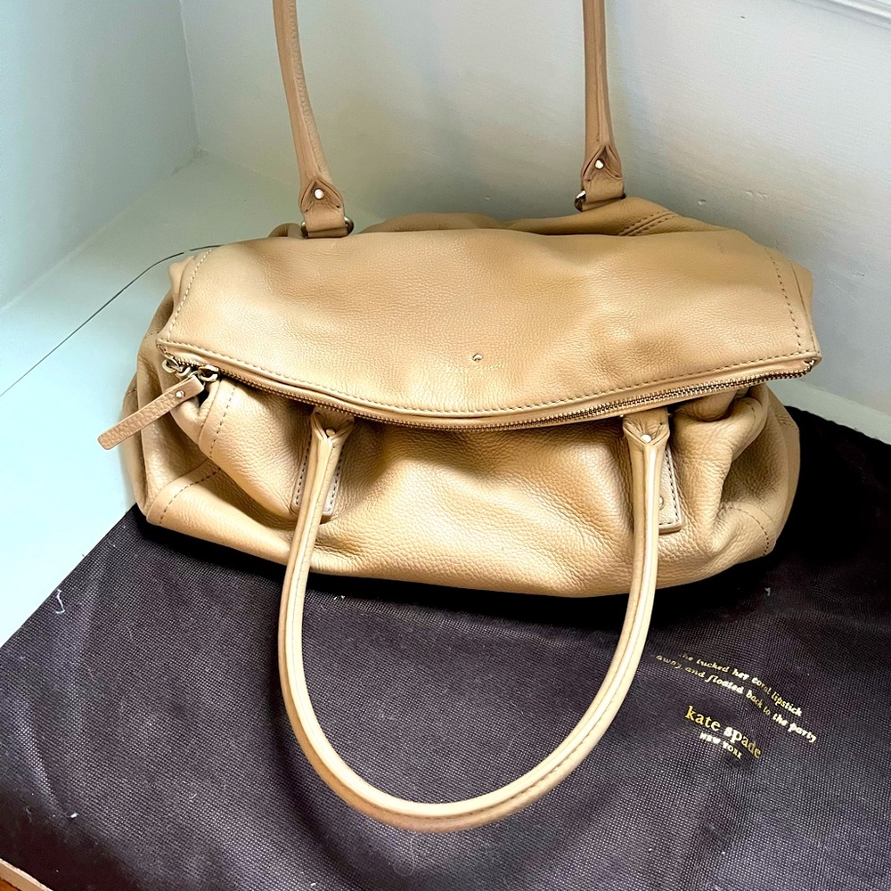 Kate Spade Leather Ecru/Cream Shoulder bag with zip flap pocket
